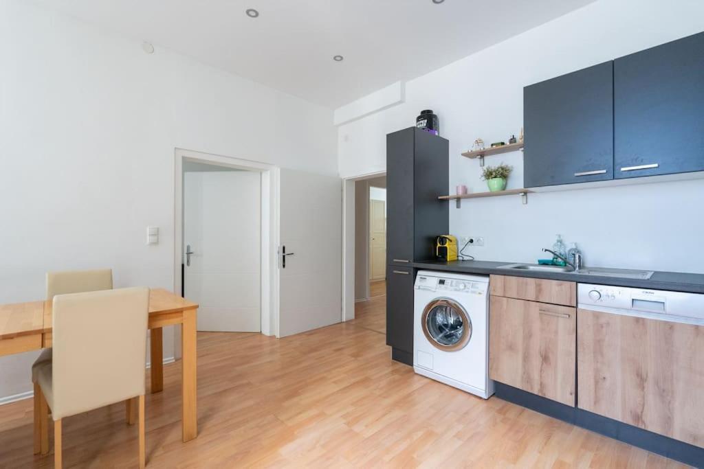 Apartment 2 Bedroom Near Belvedere
