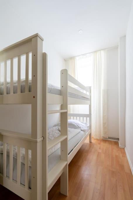 Apartment 2 Bedroom Near Belvedere *