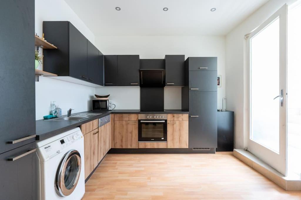 2 Bedroom Near Belvedere *