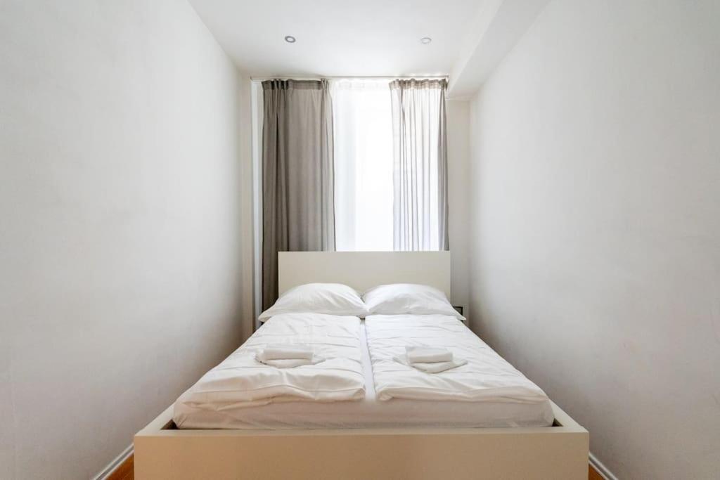 Apartment 2 Bedroom Near Belvedere *