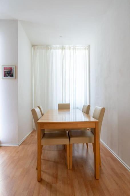 2 Bedroom Near Belvedere Apartamento