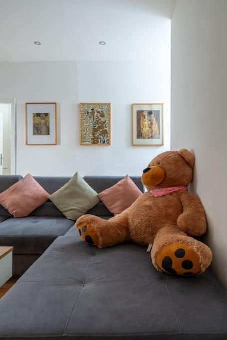 2 Bedroom Near Belvedere Apartamento *